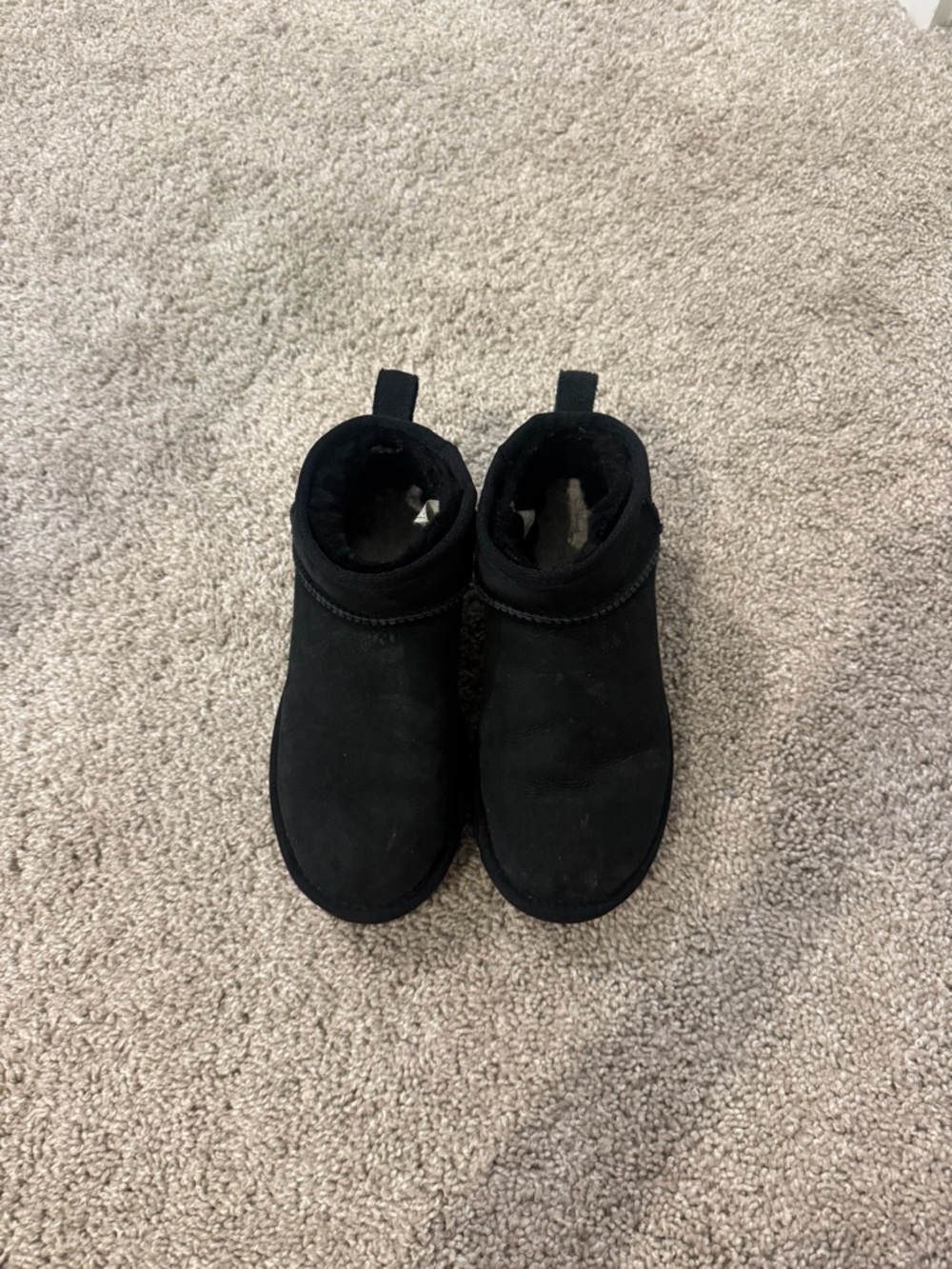 UGG Black Women's Short Winter Boots